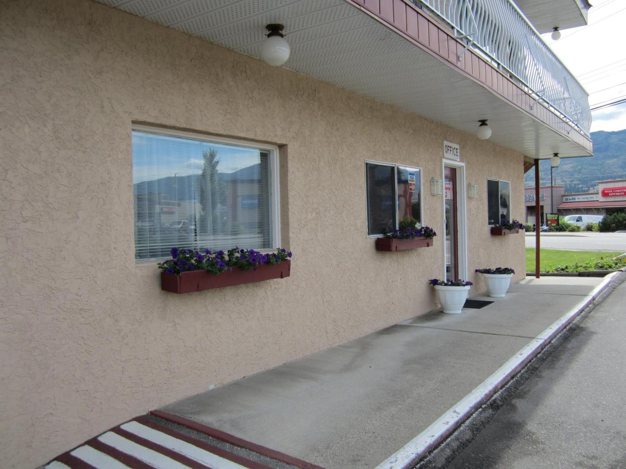 Swiss Sunset Inn Penticton Exterior foto